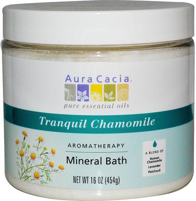 Aura Cacia, Aromatherapy Mineral Bath, Tranquil Chamomile, 16 oz (454 g) ,حمام، الجمال، أملاح الاستحمام