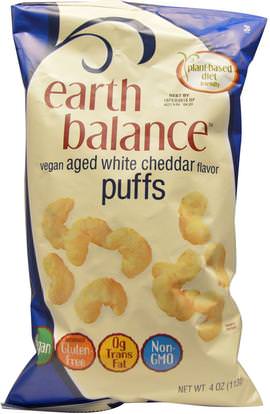 Earth Balance, Vegan Puffs, Aged White Cheddar Flavor, 4 oz (113 g) ,الغذاء، والوجبات الخفيفة، ورقائق
