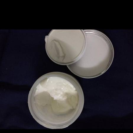 White Egret Personal Care Vitamin C Serums Hyaluronic Acid Serum Cream - كريم, مصل حمض الهيال,ر,نيك, مصل فيتامين C